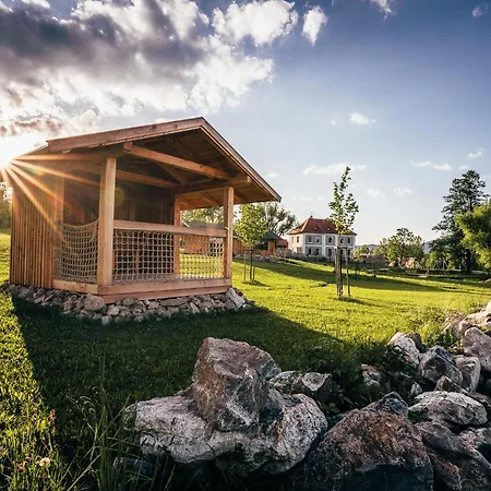 Aparthotel&wellness Knížecí Cesta 4* Horní Planá