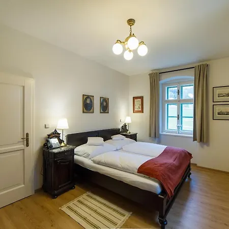 Ξενοδοχείο με διαμερίσματα & Wellness Knizeci Cesta 4*