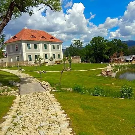 Aparthotel & Wellness Knizeci Cesta